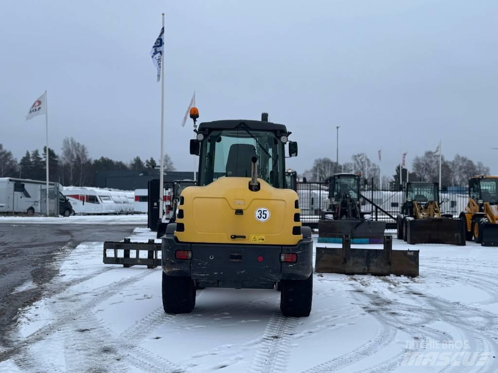 Yanmar V 120 Chargeuse sur pneus