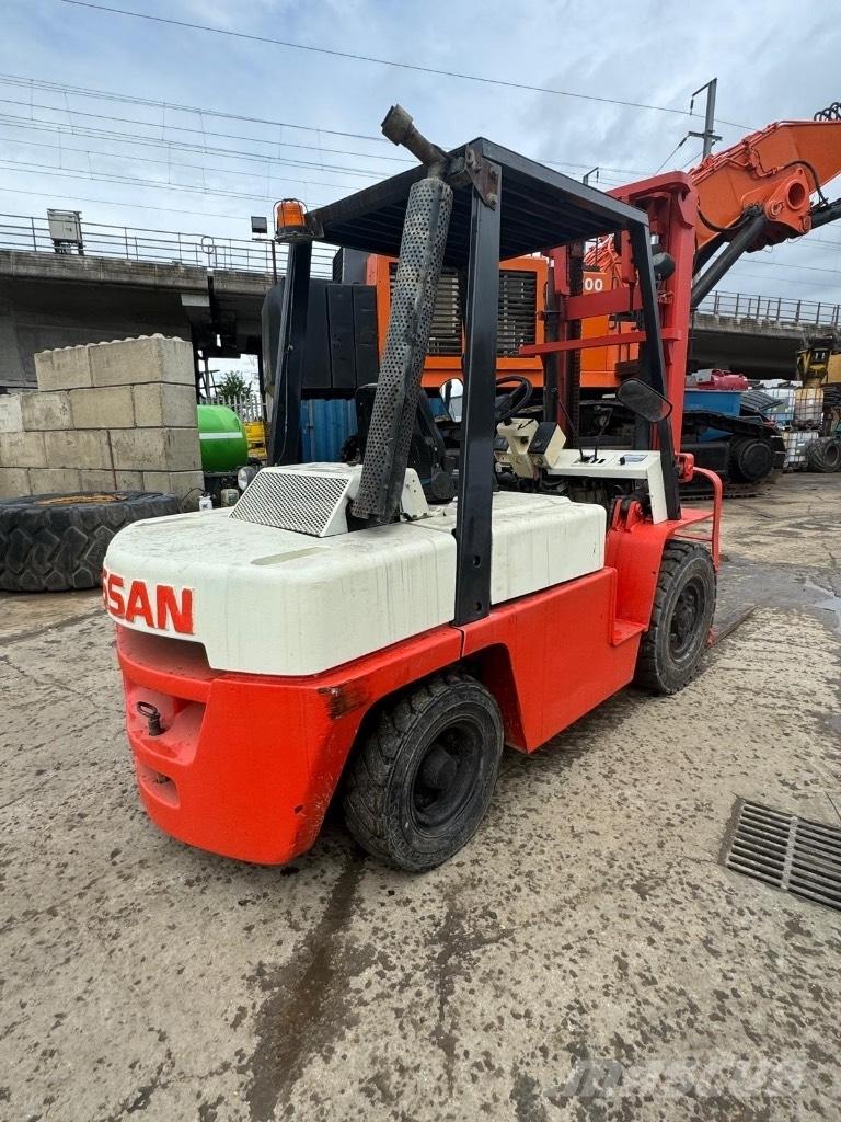 Nissan WF03A35U Chariots diesel