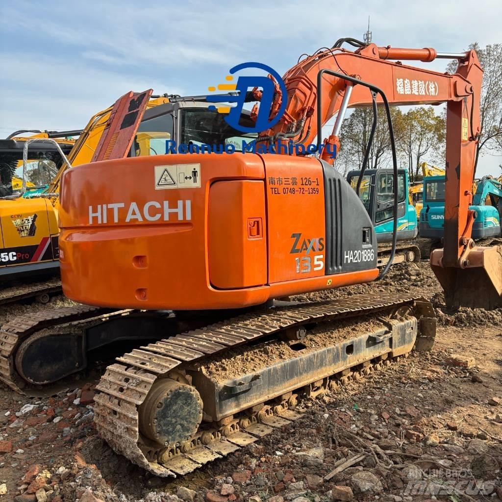 Hitachi ZX 135 US Pelle sur chenilles