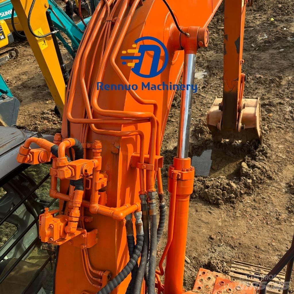 Hitachi ZX 135 US Pelle sur chenilles