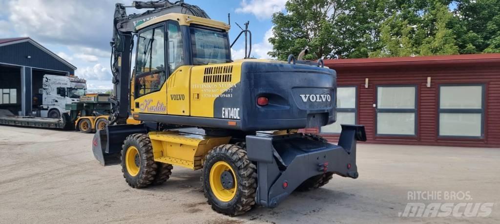 Volvo EW 140 C Pelle sur pneus