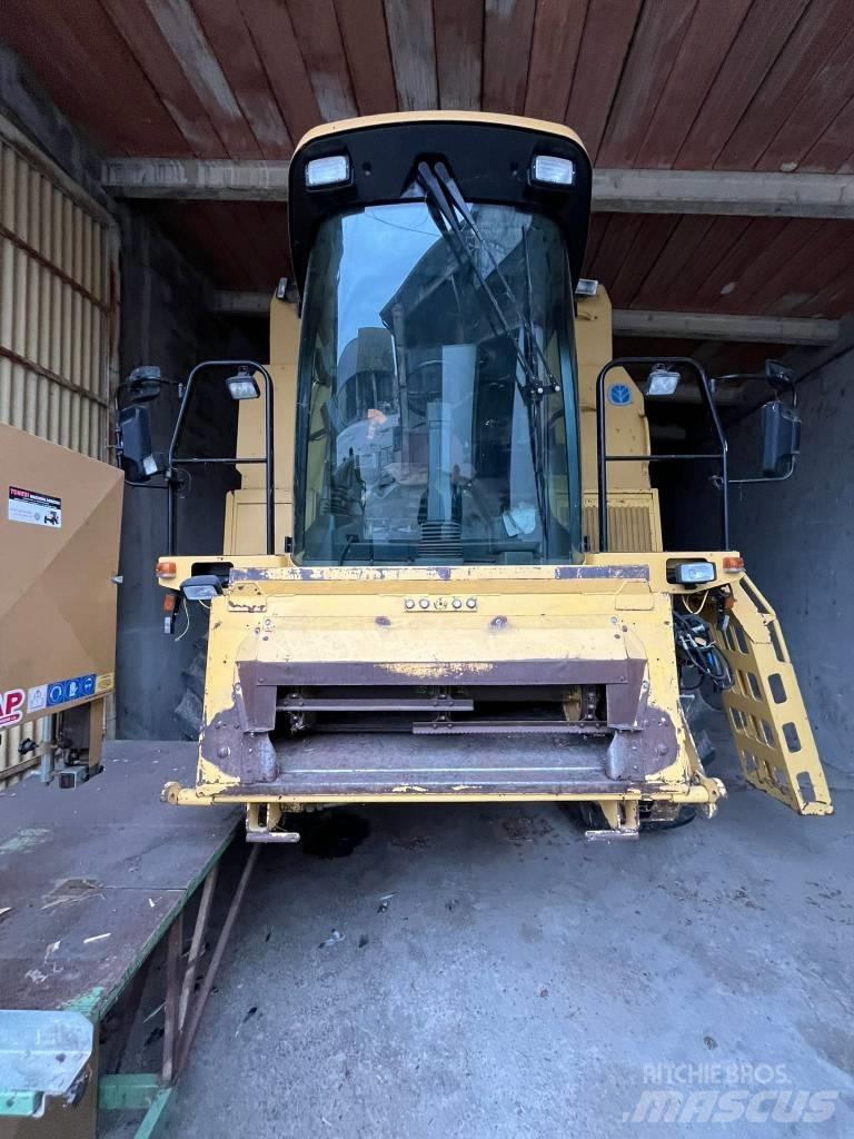 New Holland TF 76 Moissonneuse batteuse