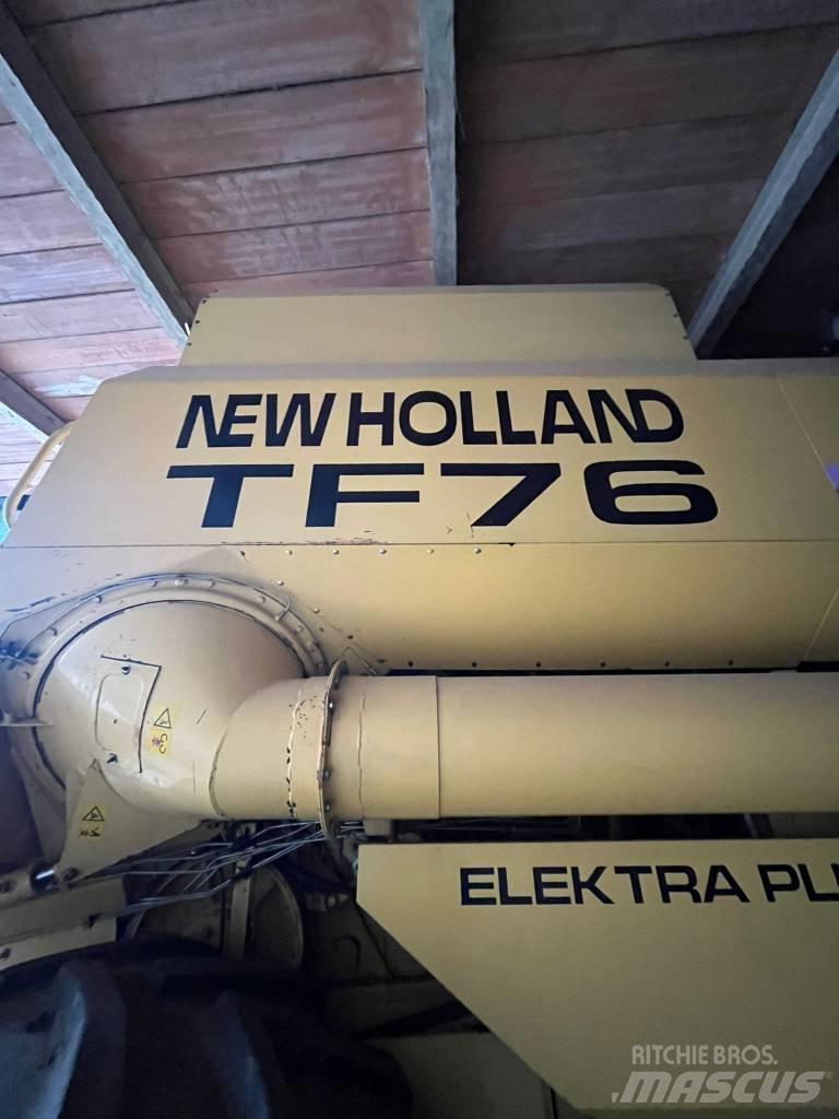 New Holland TF 76 Moissonneuse batteuse