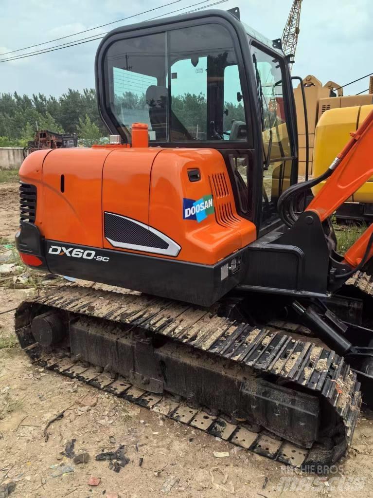 Doosan DX 60 Pelle sur chenilles