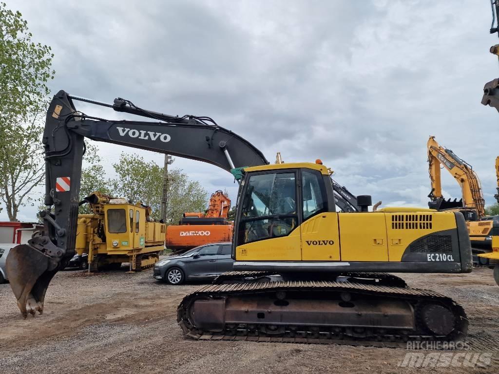 Volvo EC 210 C L Pelle sur chenilles