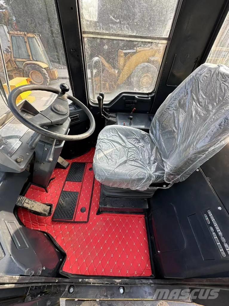 Komatsu WA 380 Chargeuse sur pneus