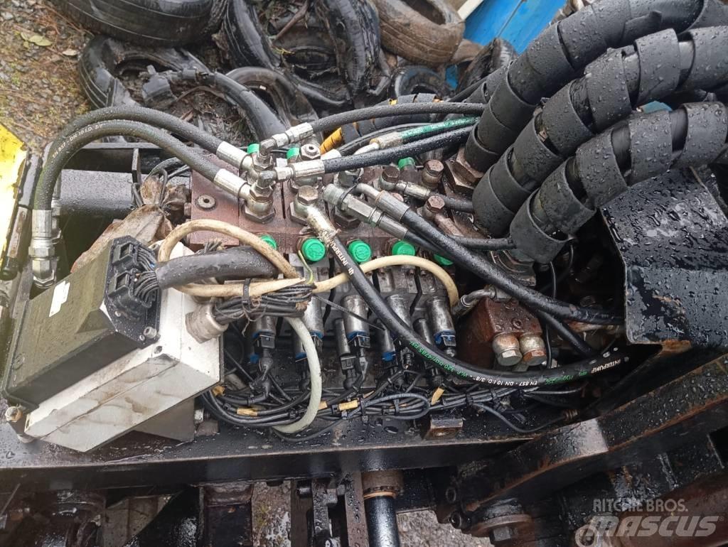 Hyundai 220 HXNLC Pelle forestière