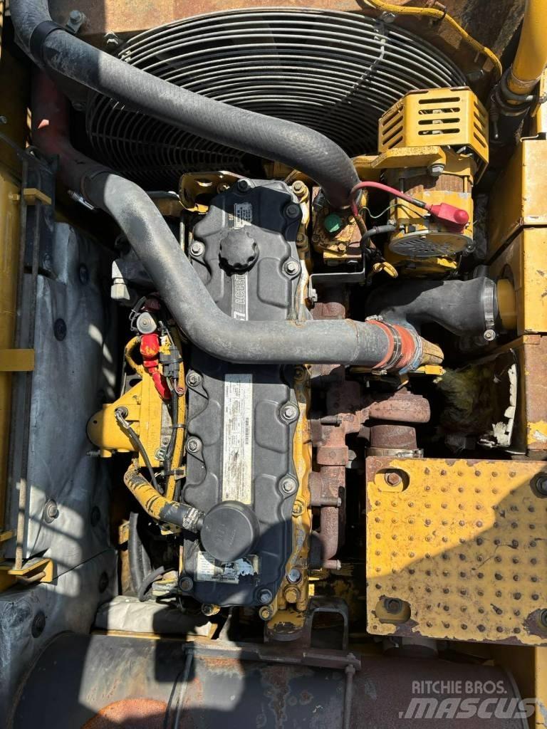 CAT 325 D L Pelle sur chenilles