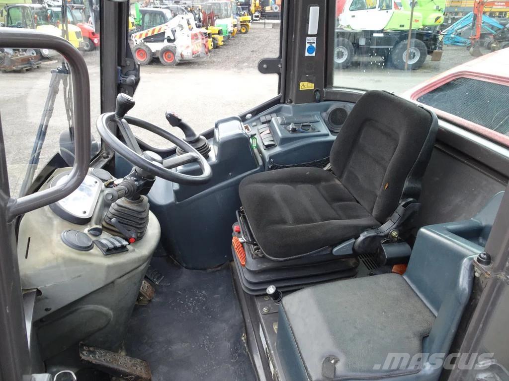 Mecalac AS700 Chargeuse sur pneus