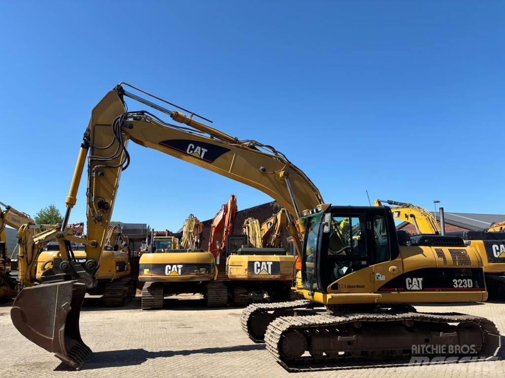 CAT 323 D L Pelle sur chenilles