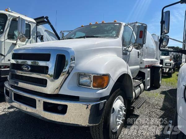 Ford F 750 Camion poubelle