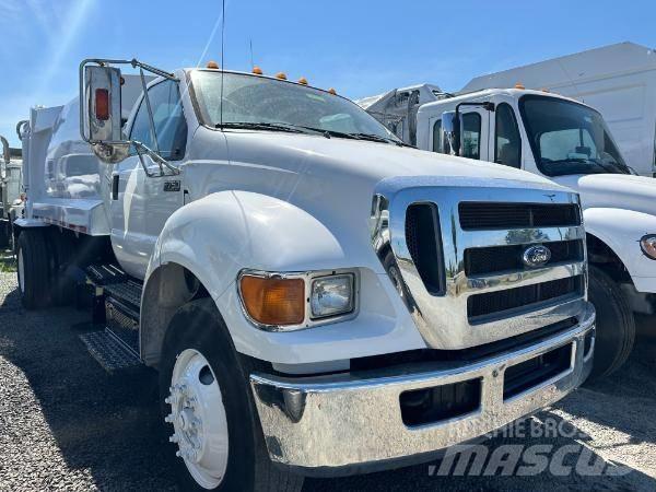 Ford F 750 Camion poubelle