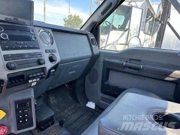 Ford F 750 Camion poubelle