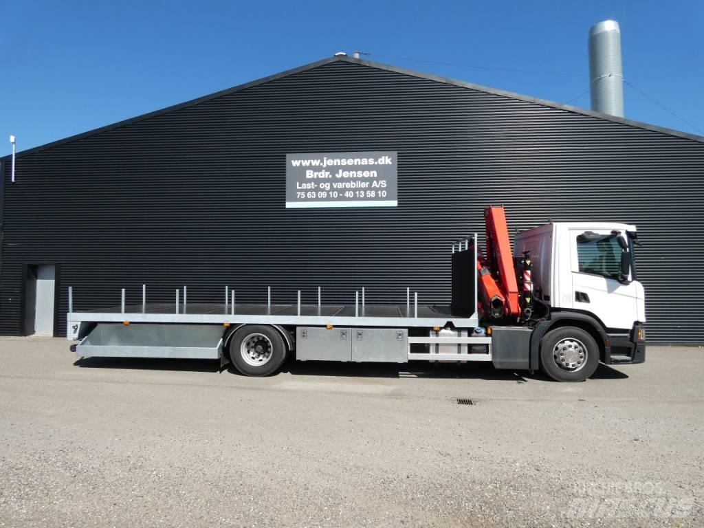 Scania p 220 Camion plateau ridelle avec grue