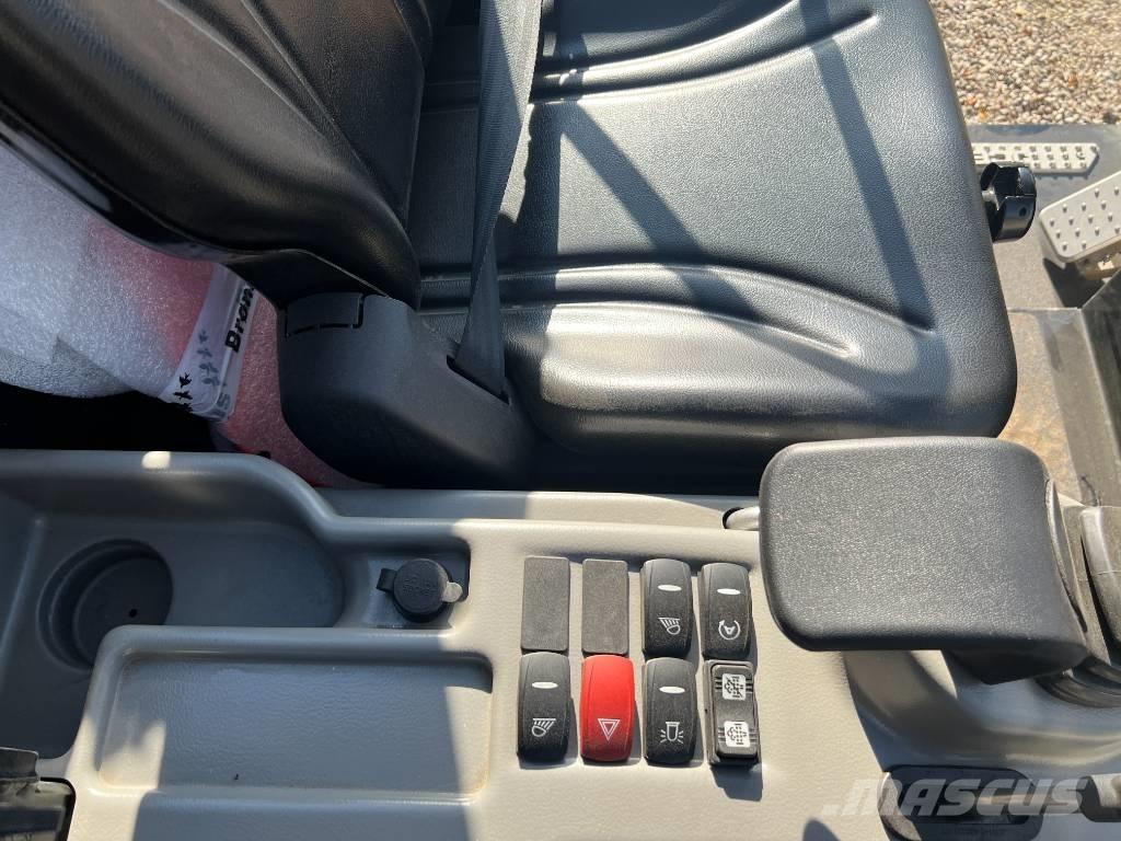JCB 403 Plus Mini chargeuse