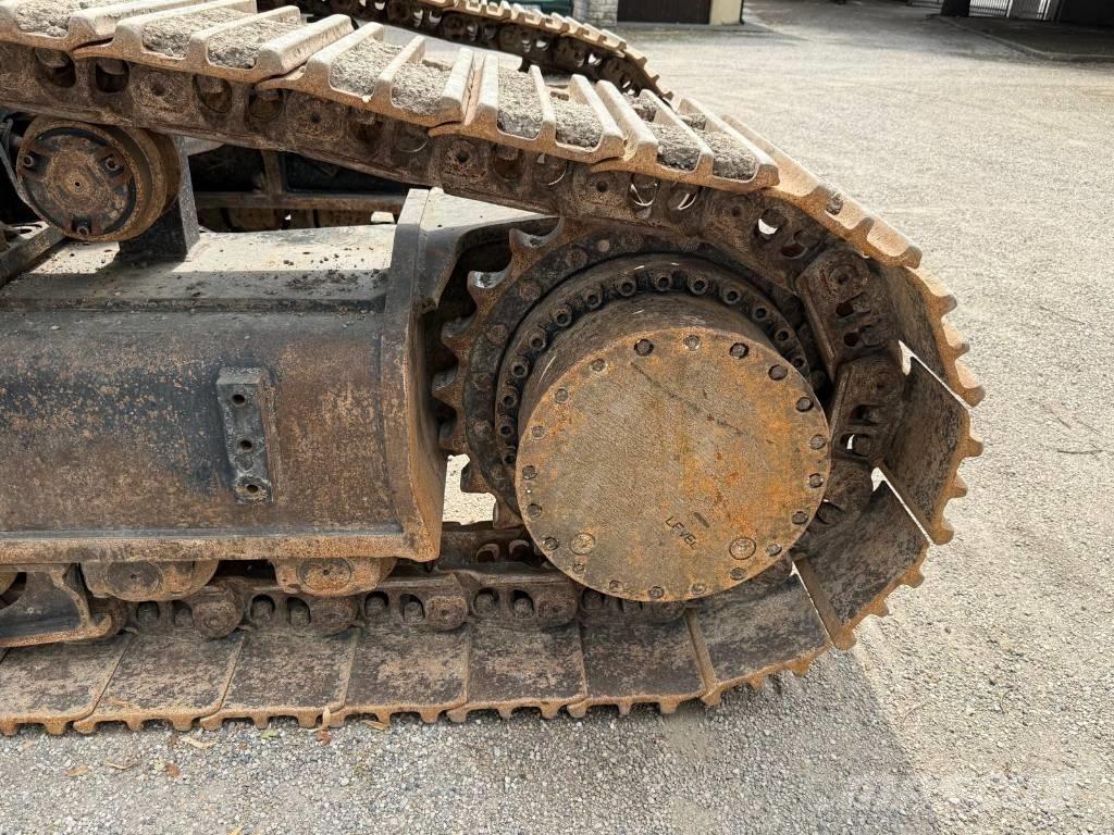 CAT 352 F Pelle sur chenilles