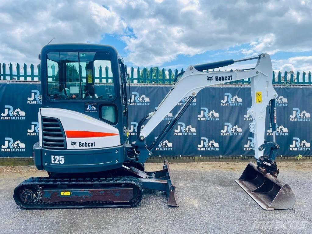Bobcat E 25 Mini pelle < 7t