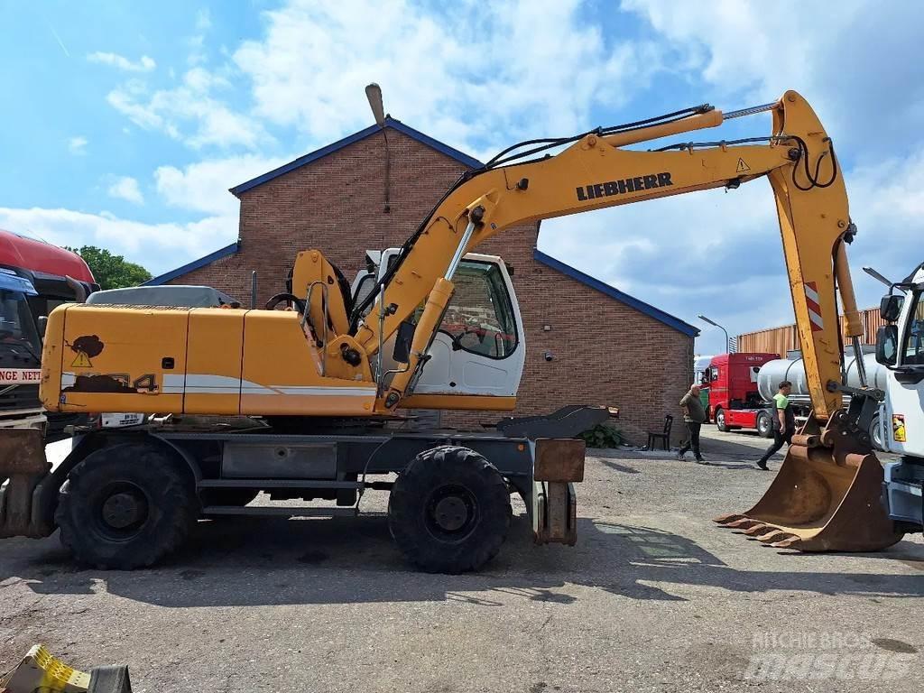 Liebherr A904C Pelle sur pneus