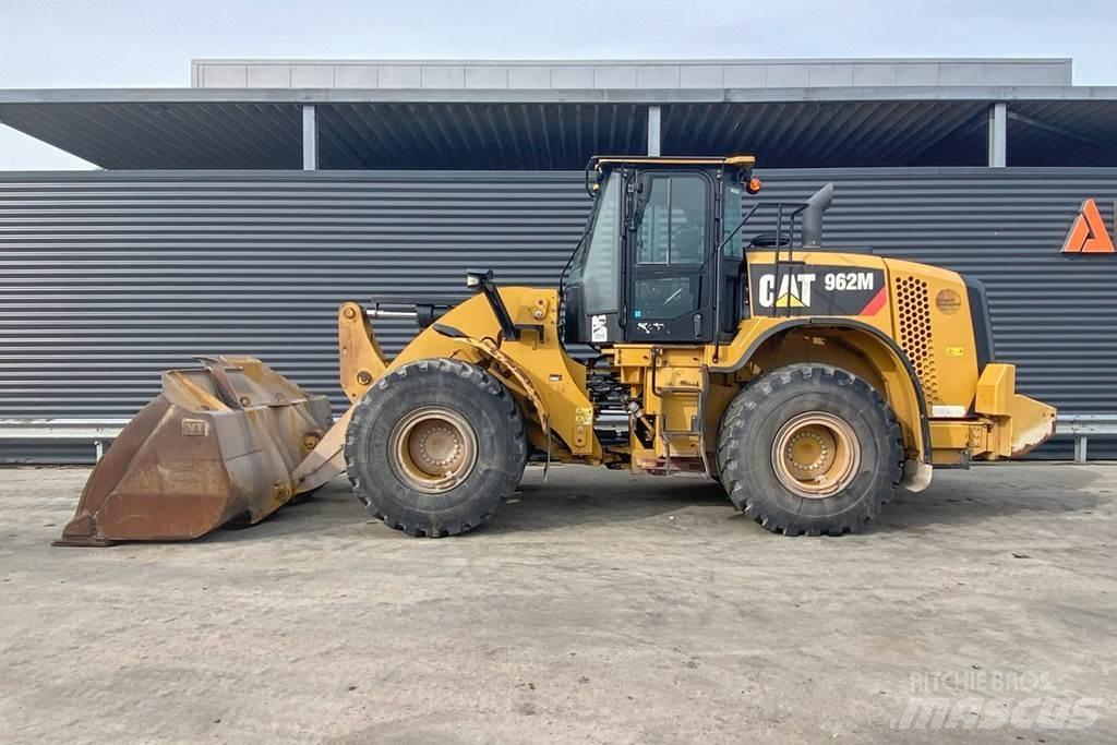 CAT 962M Chargeuse sur pneus