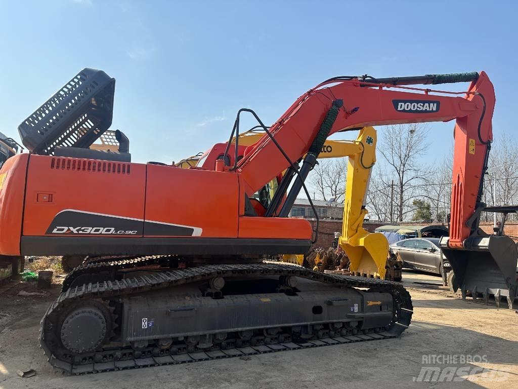 Doosan DX 300 Pelle sur chenilles