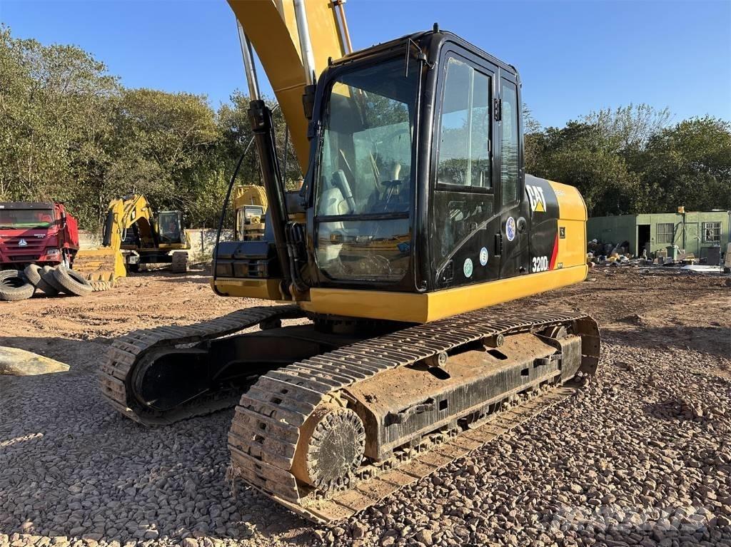 CAT 320 D L Pelle sur chenilles