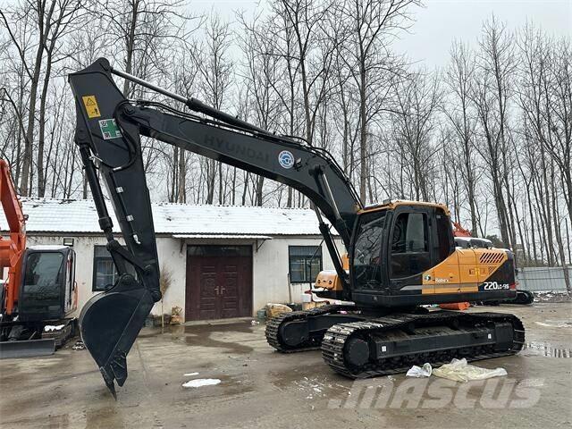 Hyundai R220LC-9S Pelle sur chenilles