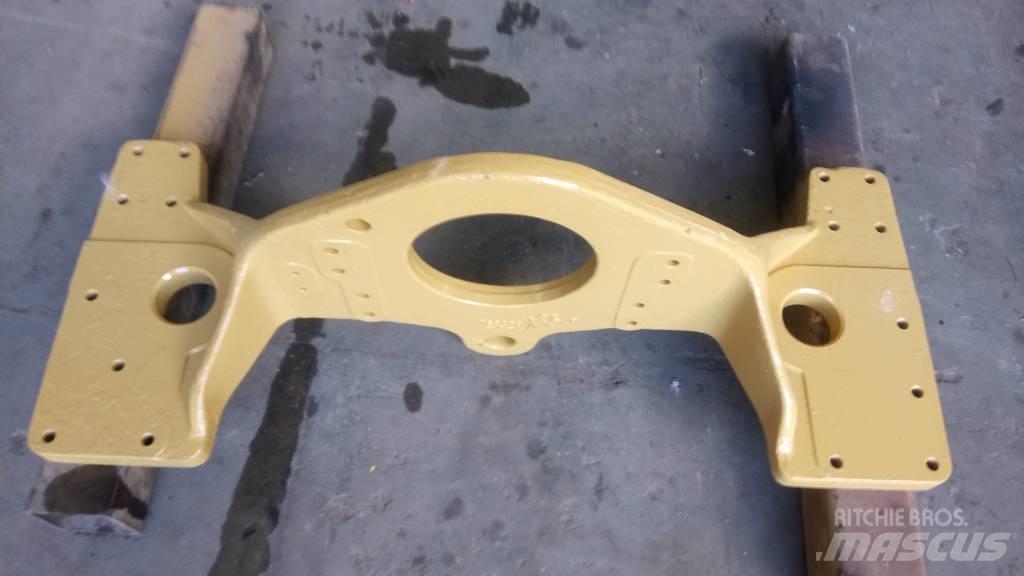 CAT 245 Châssis et suspension