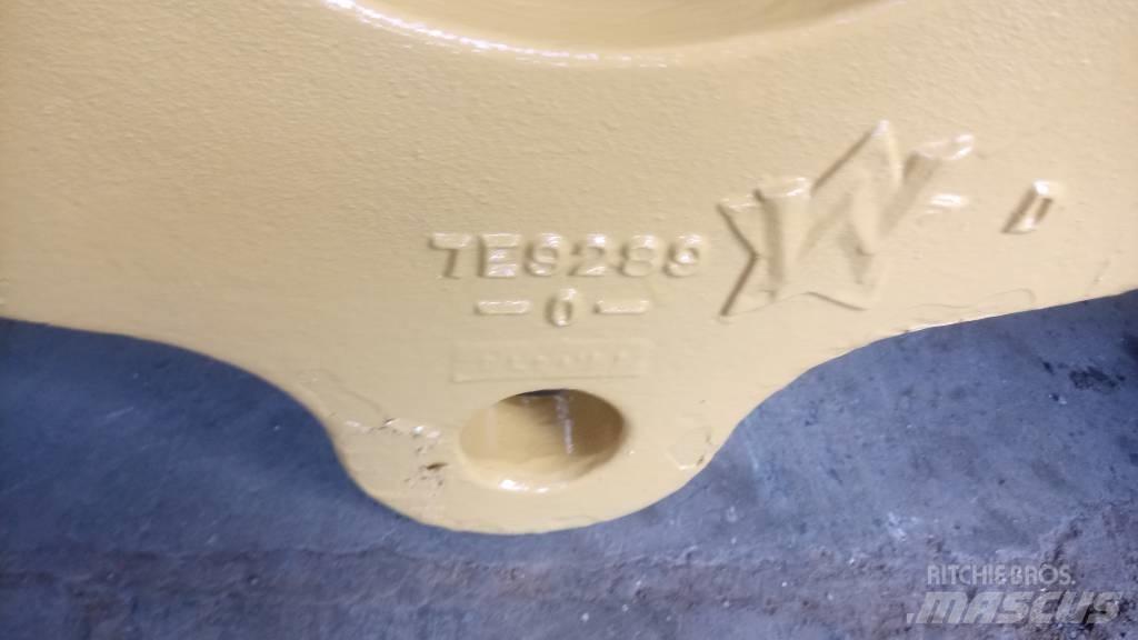 CAT 245 Châssis et suspension
