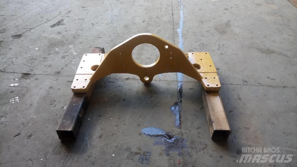 CAT 245 Châssis et suspension