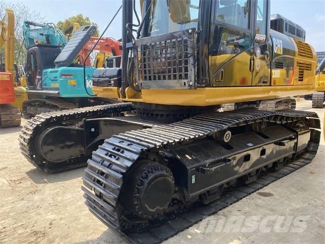 CAT 330 D2L Pelle sur chenilles