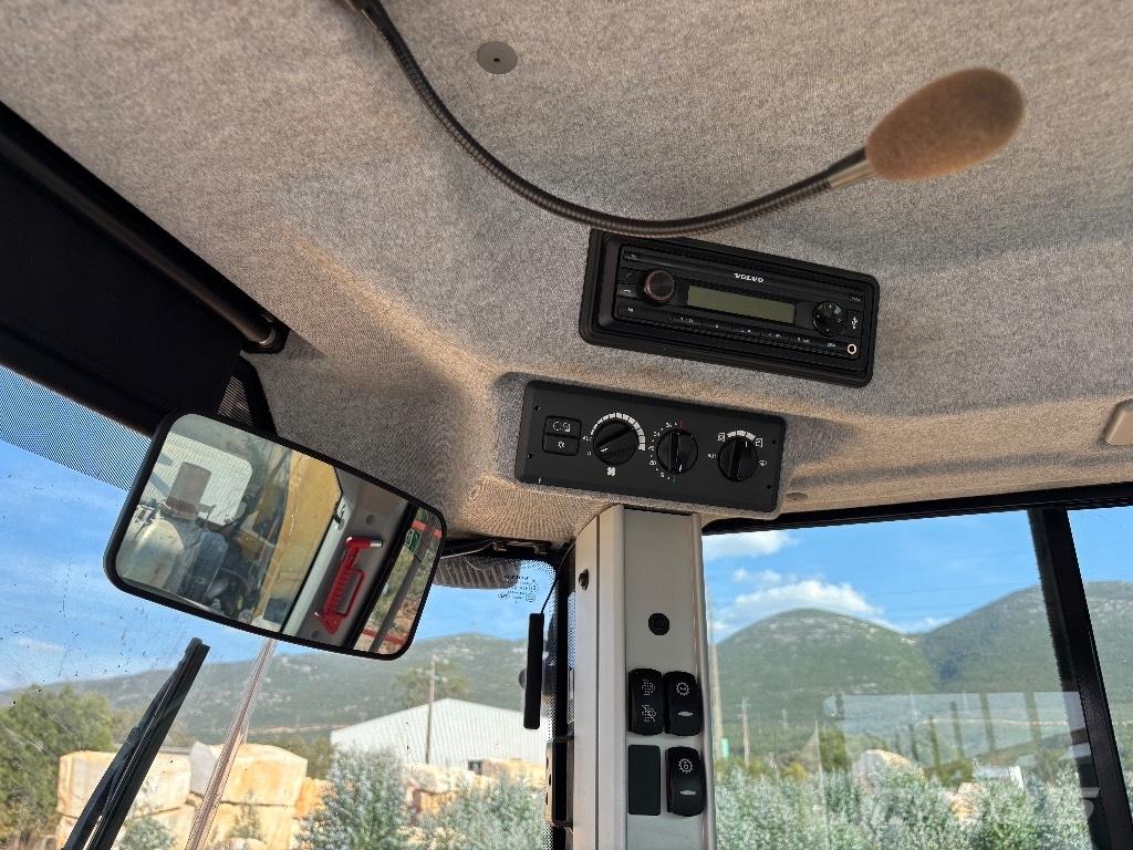 Volvo L 260 H Chargeuse sur pneus