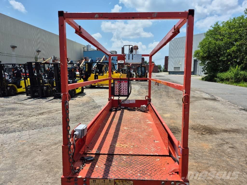 SkyJack SJ 3220 Nacelle ciseaux