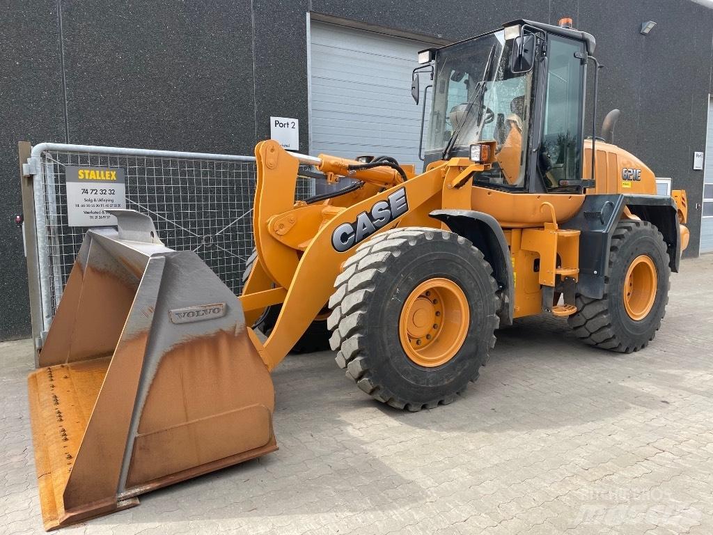CASE 621E Chargeuse sur pneus