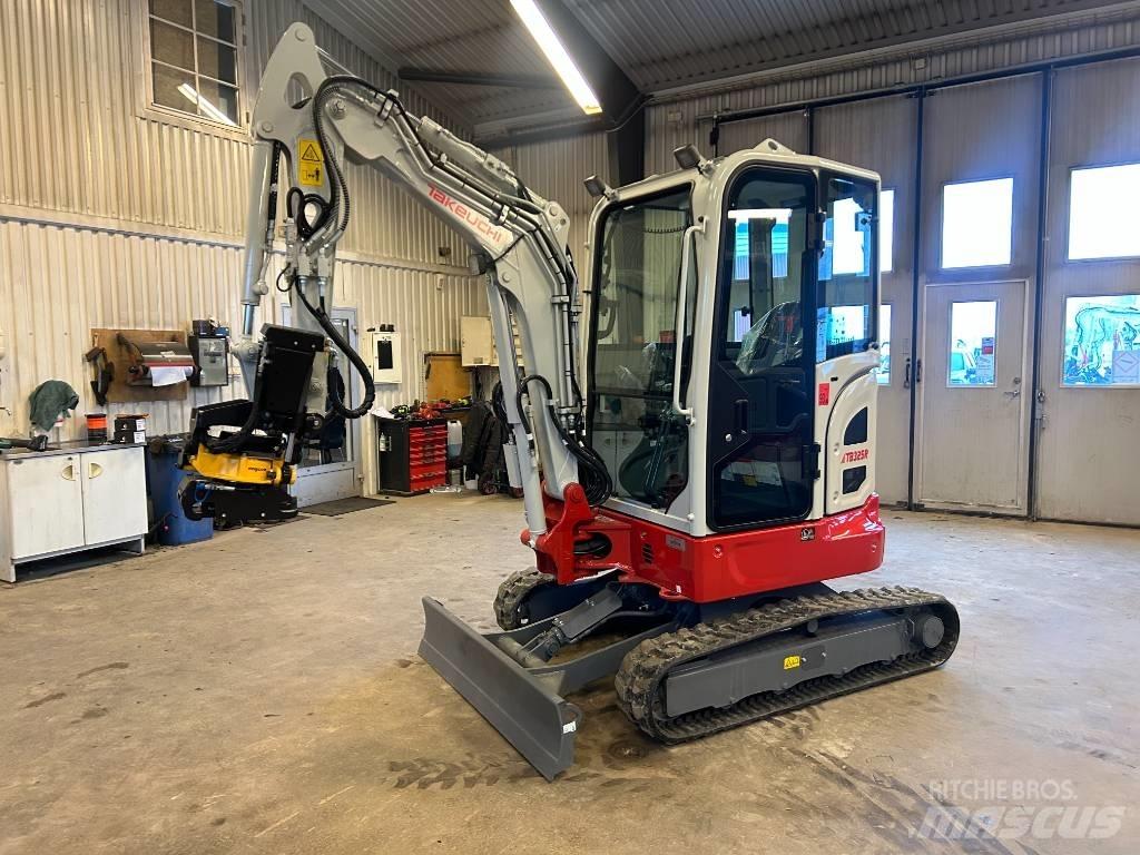 Takeuchi TB325 Mini pelle < 7t