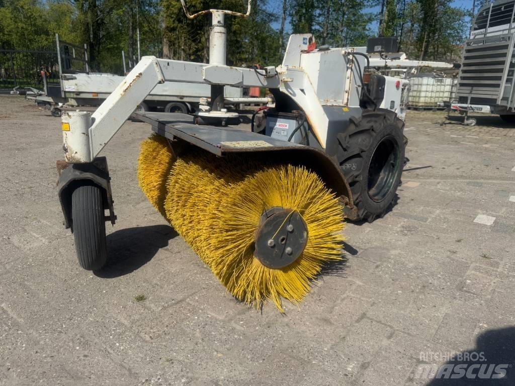 Hatz Veger Balayeuse / Autolaveuse