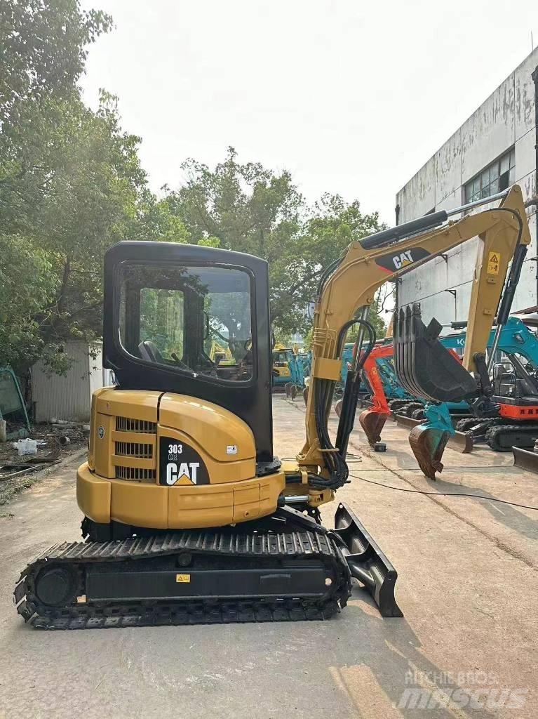 CAT 303 Pelle sur chenilles