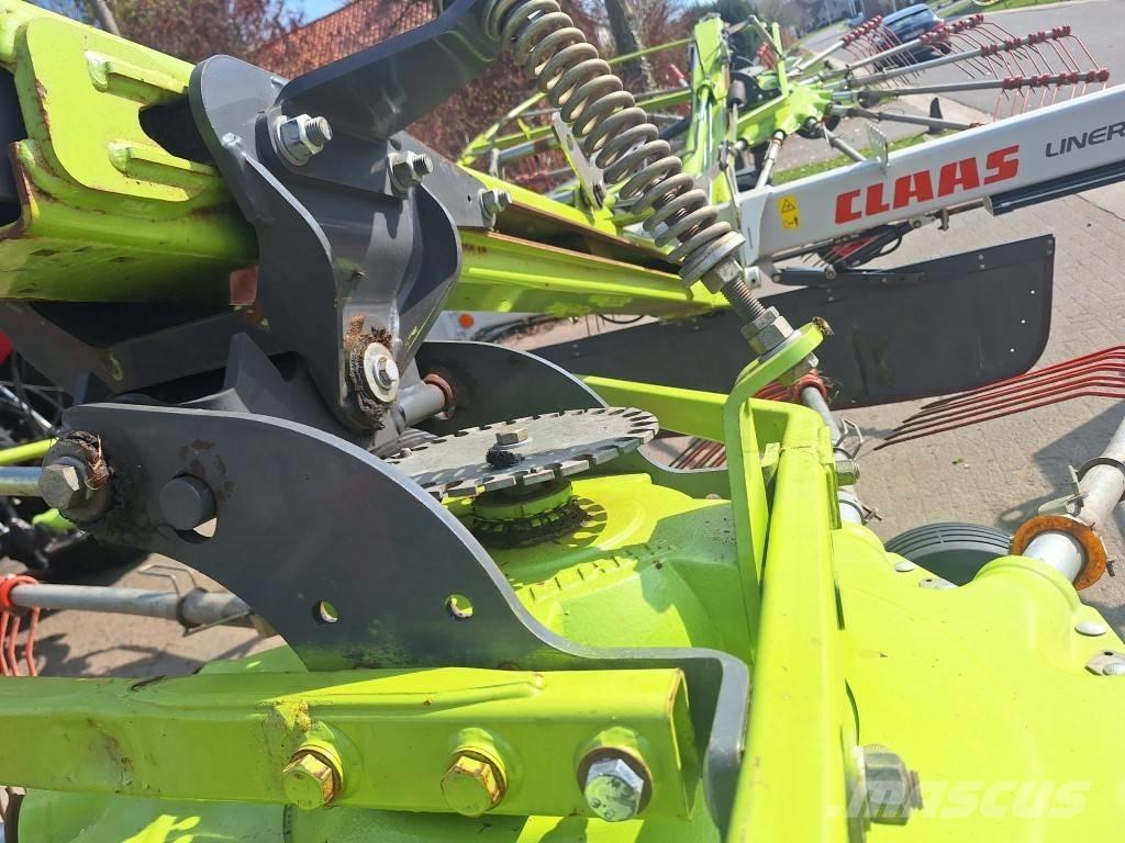 CLAAS Liner 2900 Andaineur