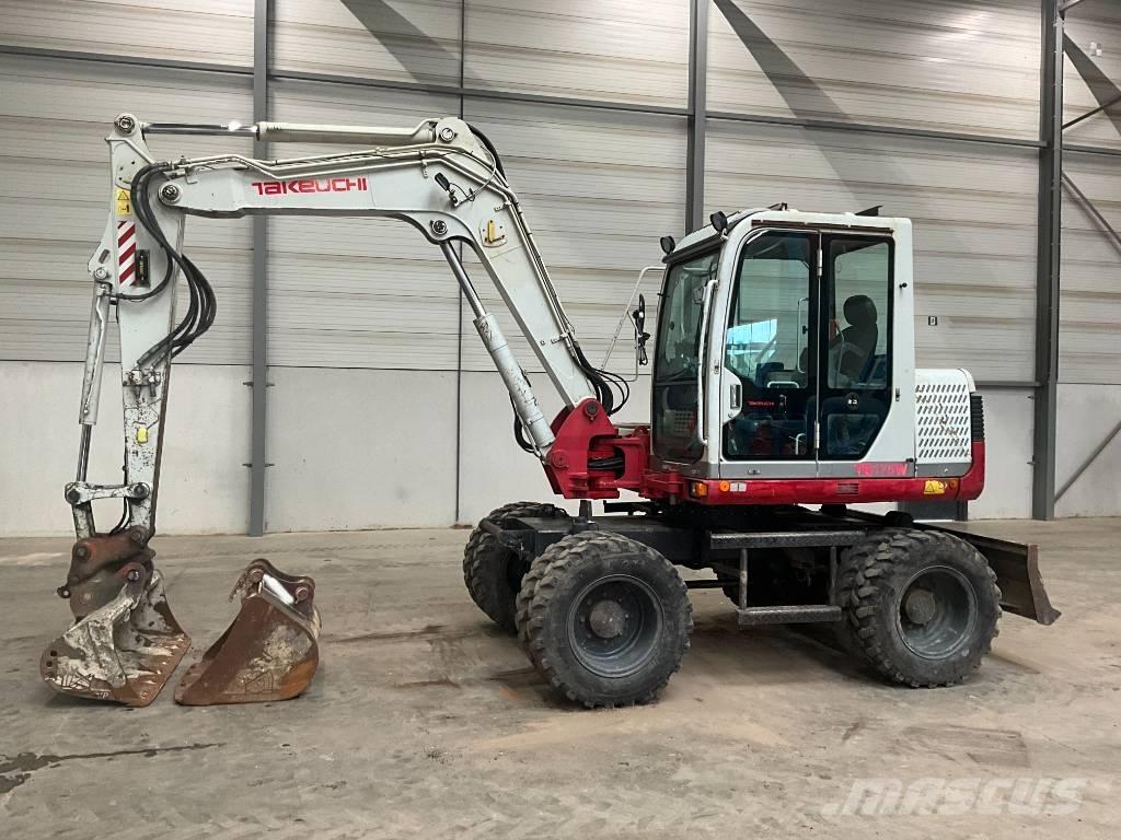 Takeuchi TB 175 W Pelle sur pneus
