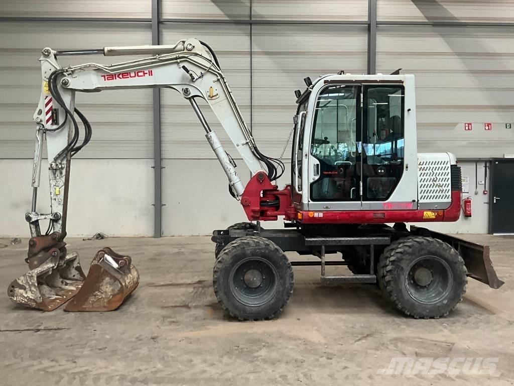 Takeuchi TB 175 W Pelle sur pneus