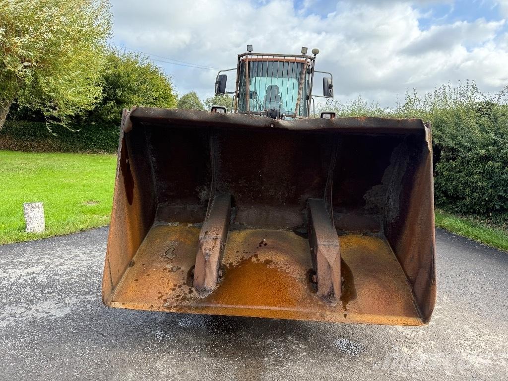 Doosan DL 200 Chargeuse sur pneus