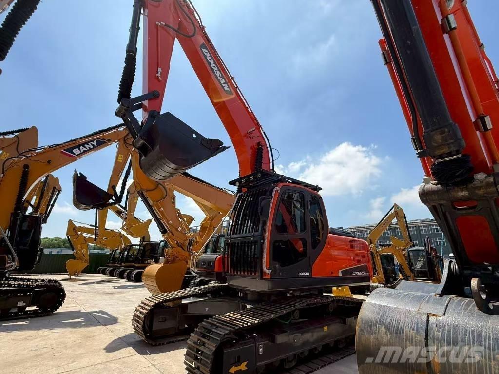 Doosan DX 225 Pelle sur chenilles