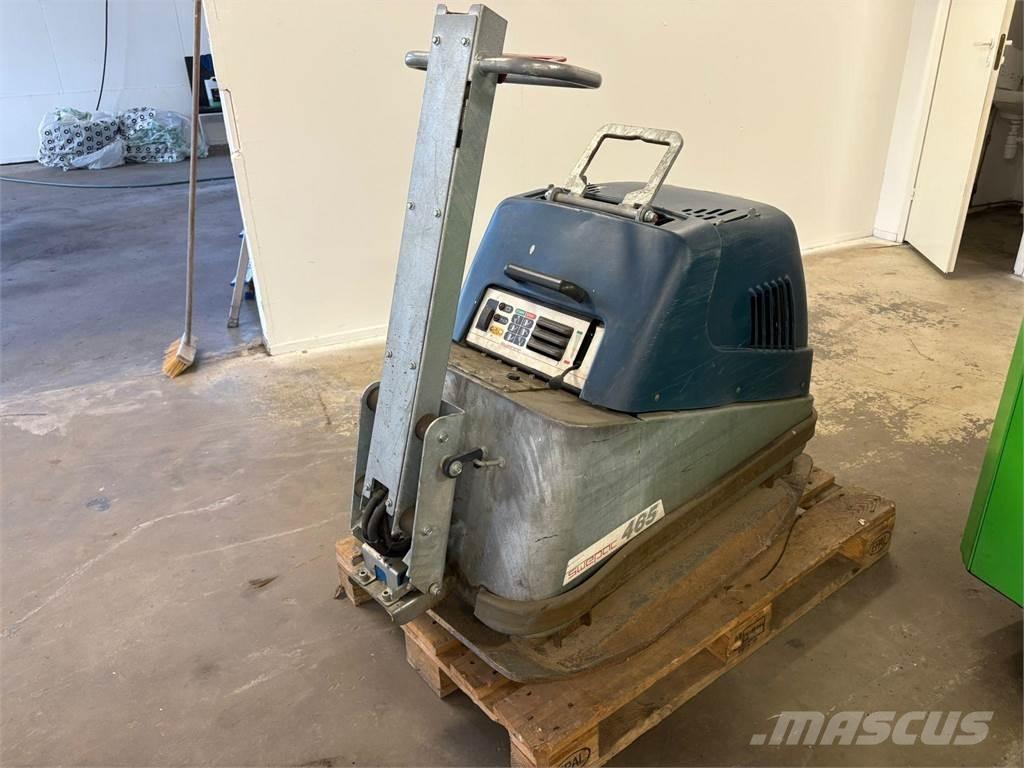 Swepac FB 465 Compacteur de sol