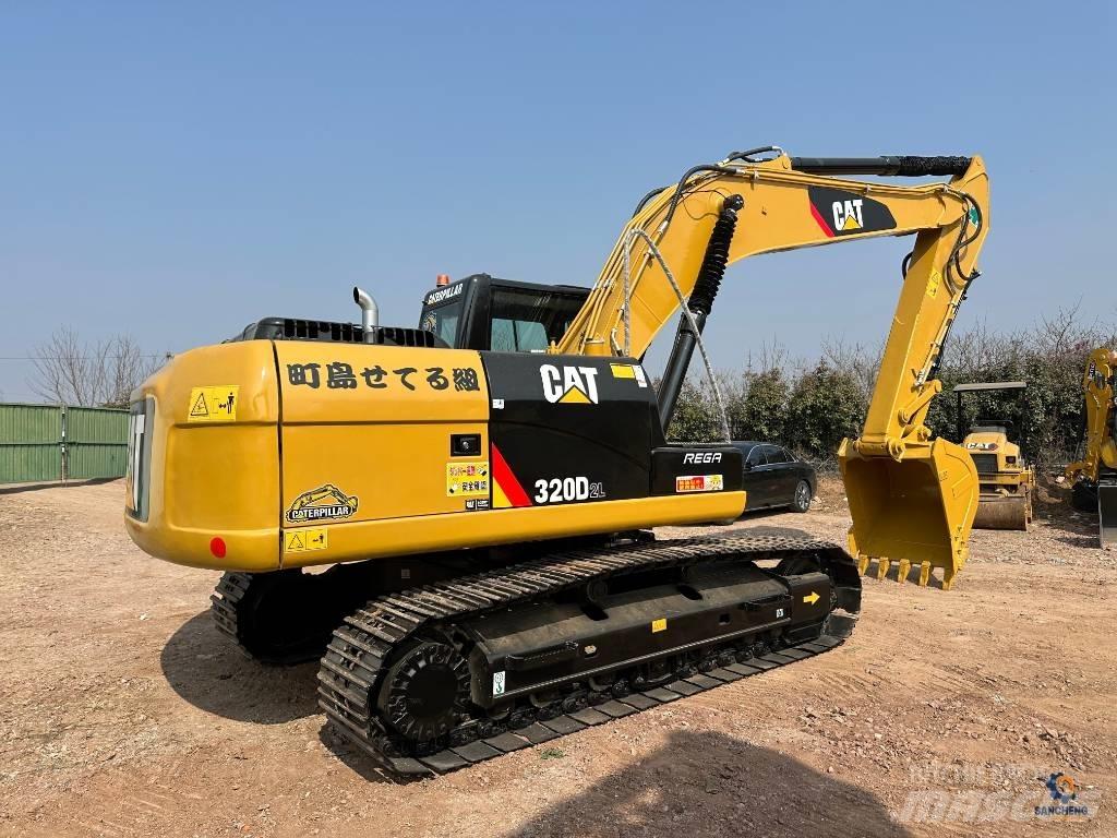 CAT 320D2L Pelle sur chenilles