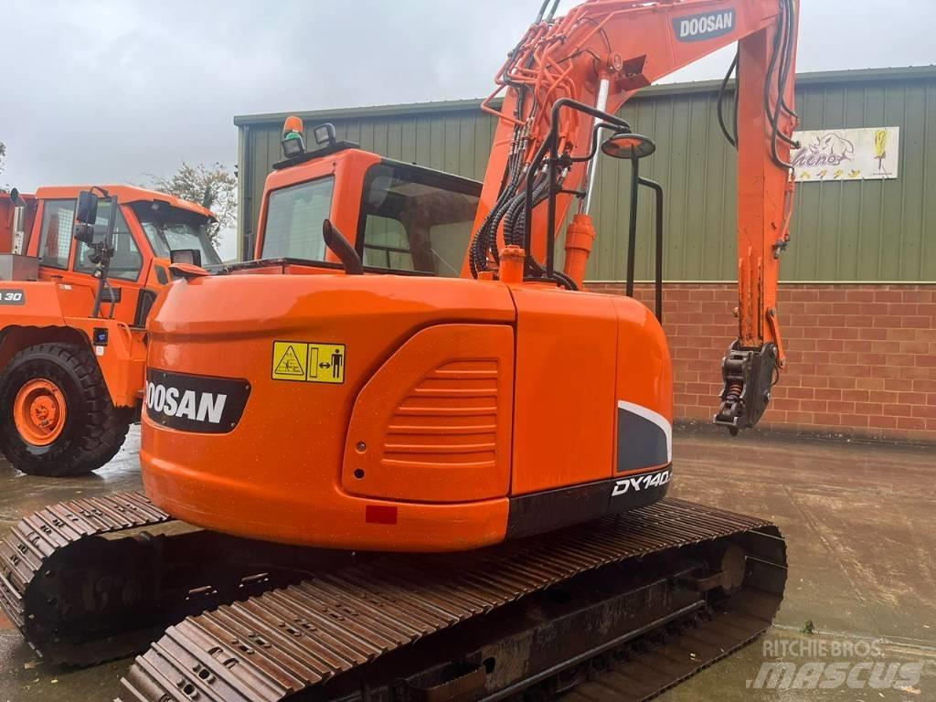  2015 DX140LCR-3 Pelle sur chenilles