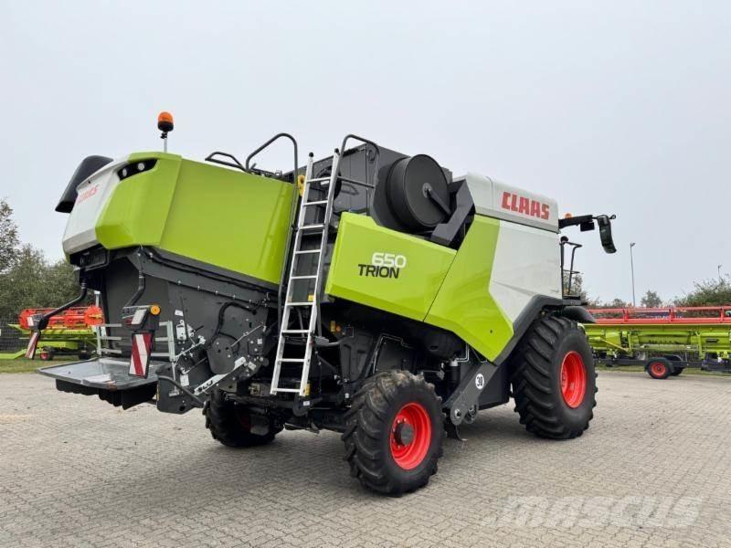 CLAAS TRION 650 Moissonneuse batteuse