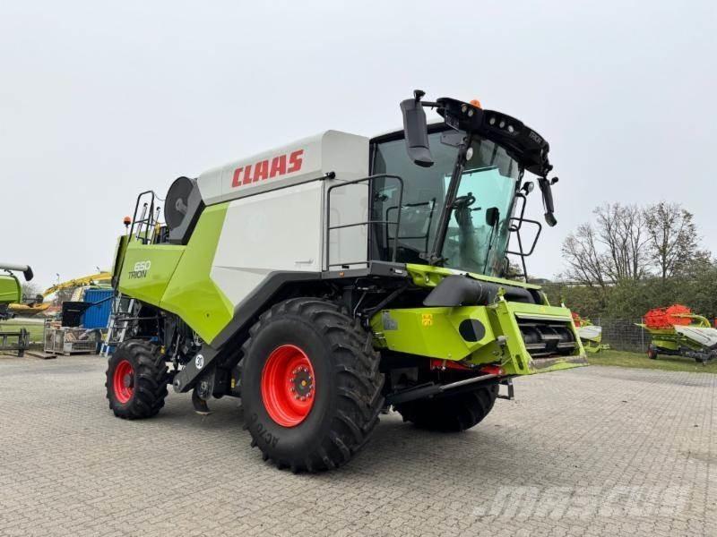 CLAAS TRION 650 Moissonneuse batteuse