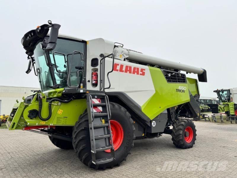 CLAAS TRION 650 Moissonneuse batteuse
