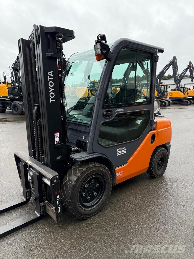 Toyota 02-8 FGJF 35 Chariots GPL