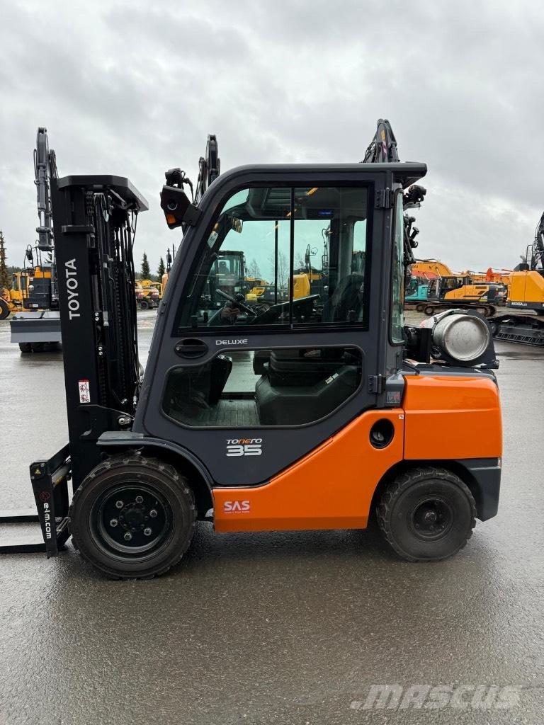 Toyota 02-8 FGJF 35 Chariots GPL