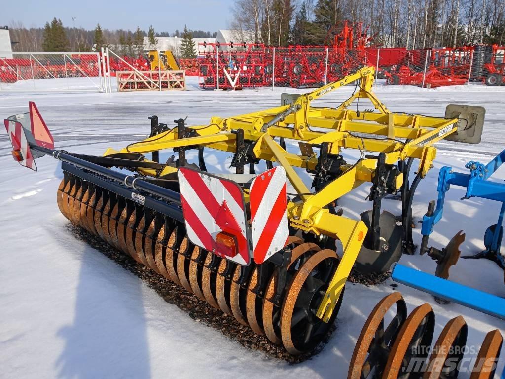 Bednar FN 3000 Déchaumeur, cultivateur